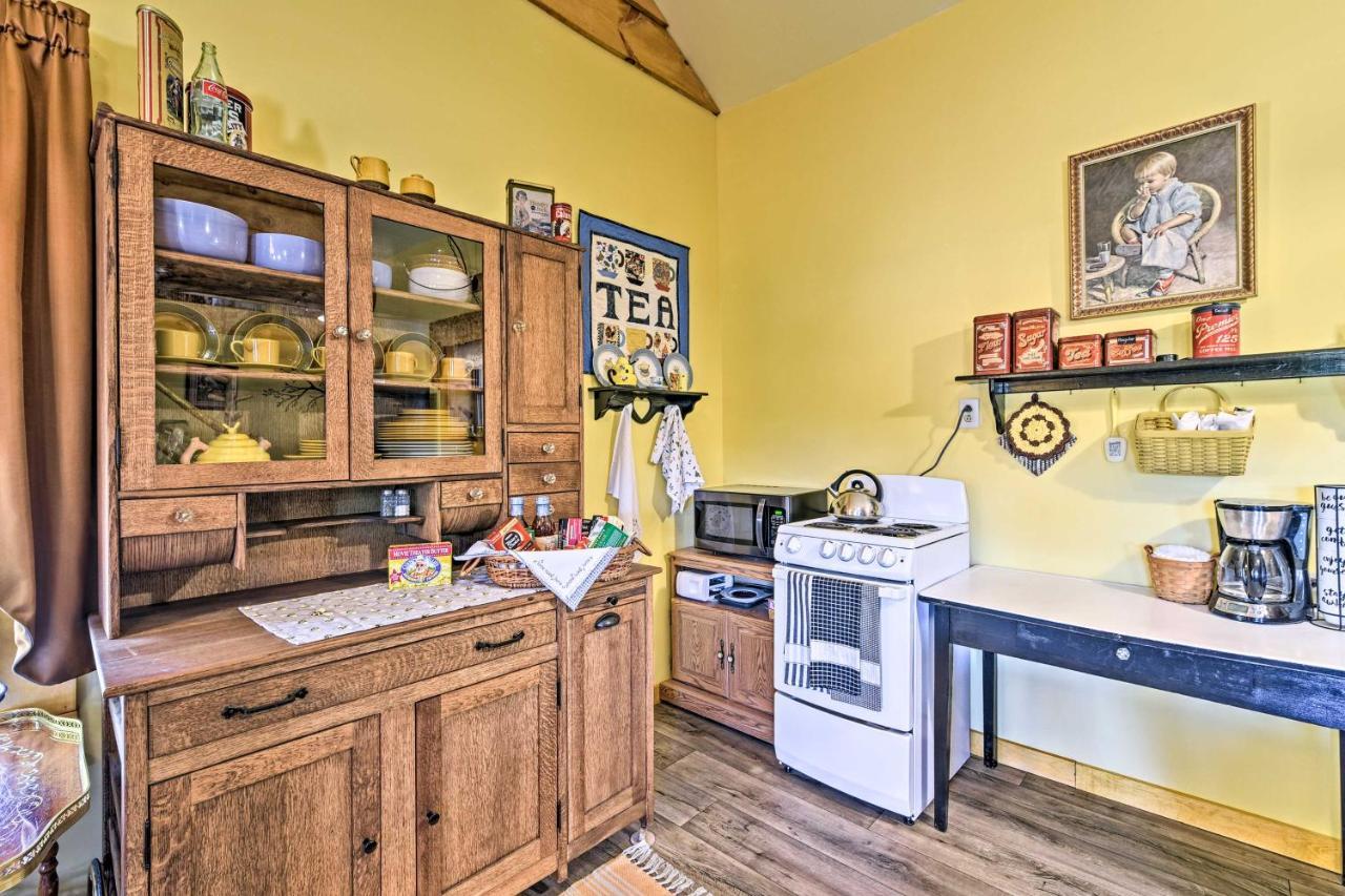 Honey House Cabin - A Quiet Countryside Retreat! Nappanee Екстериор снимка