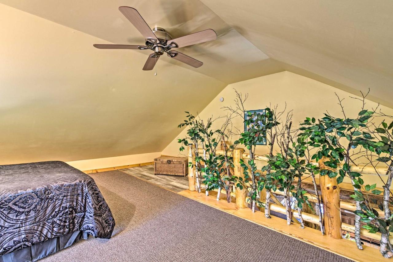 Honey House Cabin - A Quiet Countryside Retreat! Nappanee Екстериор снимка