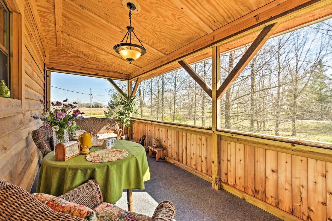 Honey House Cabin - A Quiet Countryside Retreat! Nappanee Екстериор снимка