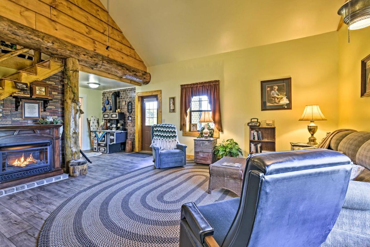 Honey House Cabin - A Quiet Countryside Retreat! Nappanee Екстериор снимка