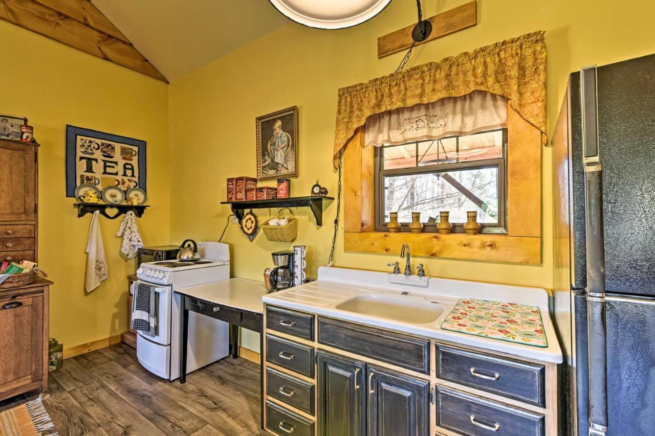 Honey House Cabin - A Quiet Countryside Retreat! Nappanee Екстериор снимка