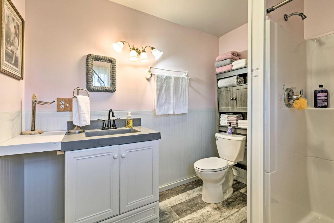 Honey House Cabin - A Quiet Countryside Retreat! Nappanee Екстериор снимка