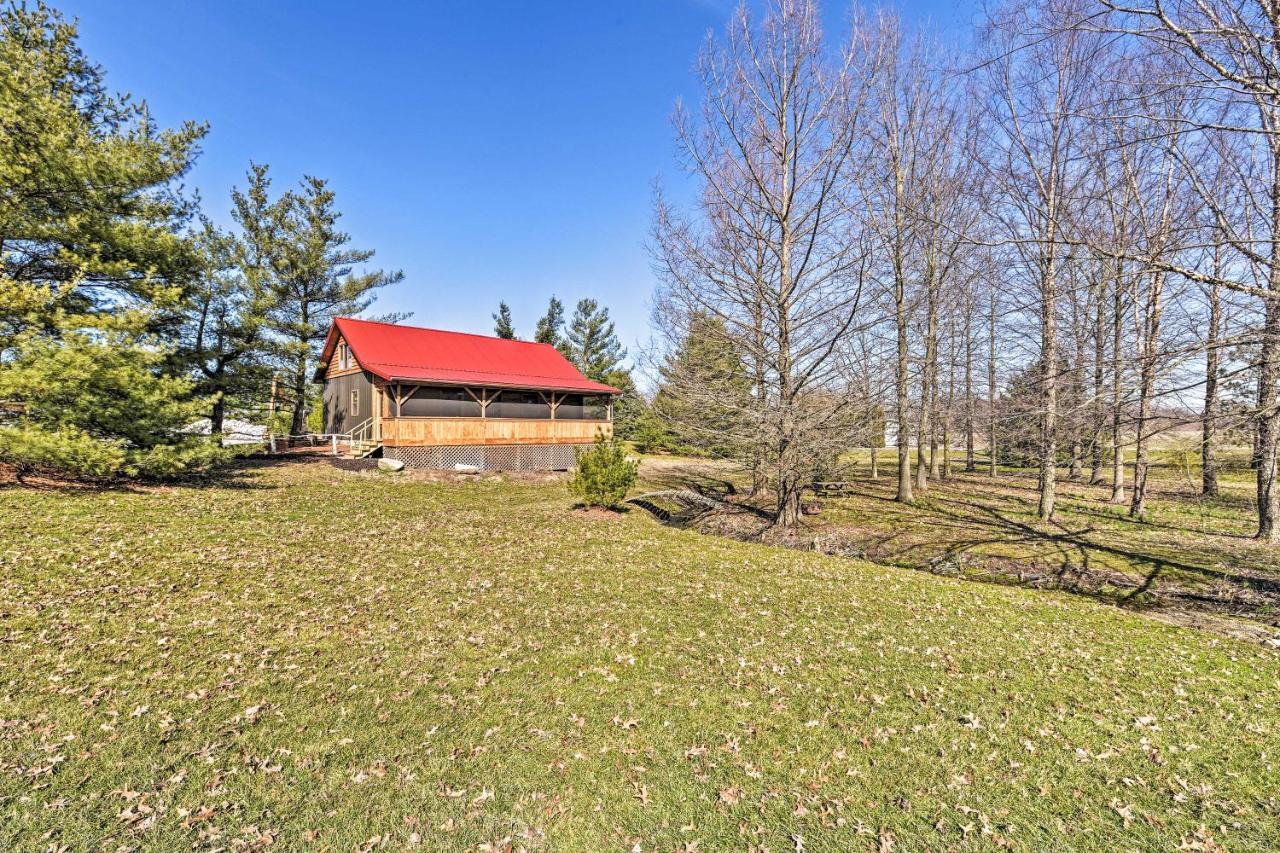 Honey House Cabin - A Quiet Countryside Retreat! Nappanee Екстериор снимка