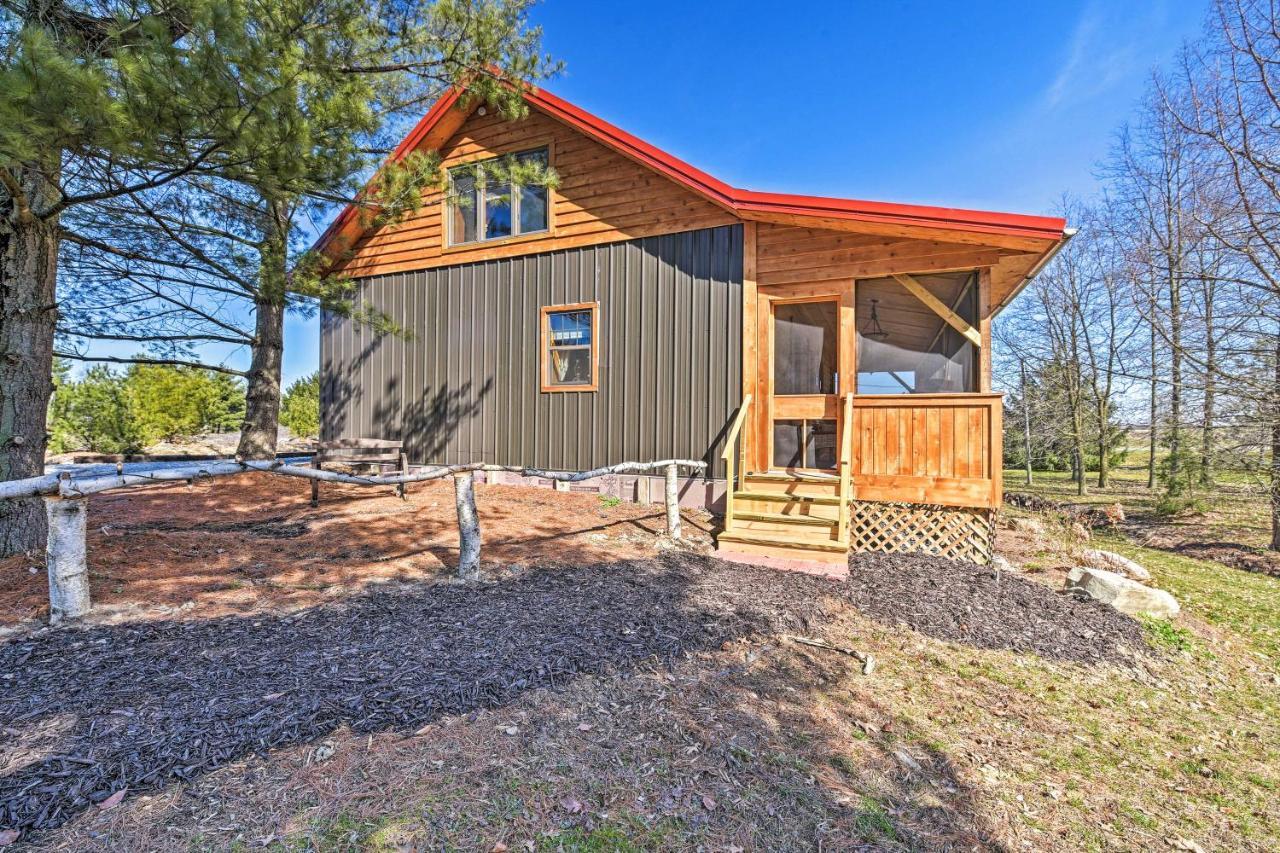 Honey House Cabin - A Quiet Countryside Retreat! Nappanee Екстериор снимка