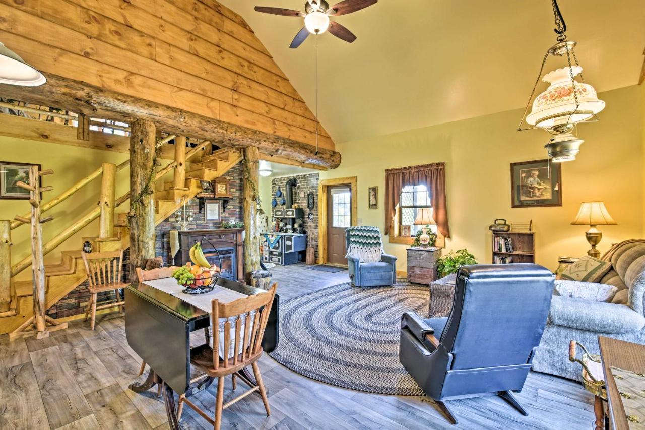 Honey House Cabin - A Quiet Countryside Retreat! Nappanee Екстериор снимка