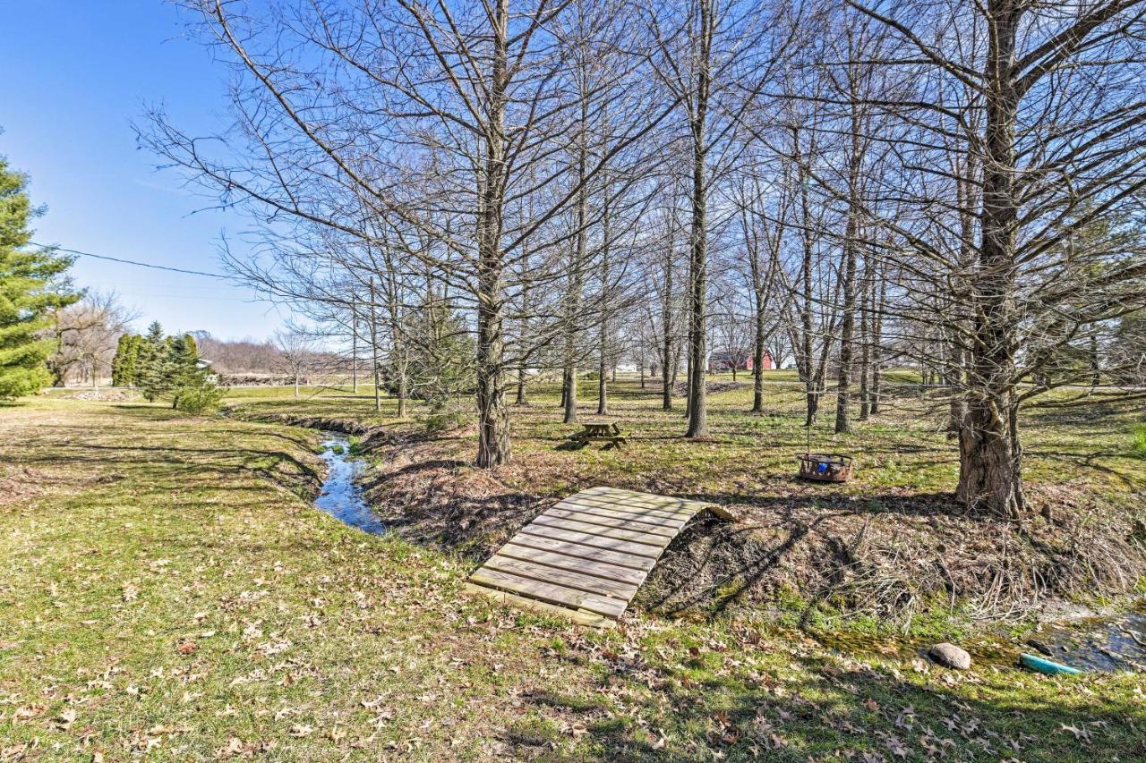 Honey House Cabin - A Quiet Countryside Retreat! Nappanee Екстериор снимка